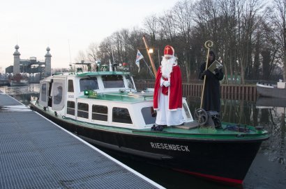 Es weihnachtet und der Nikolaus kommt per Schiff